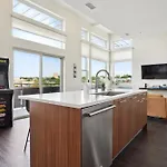 2880: Skyline Penthouse At Espadin