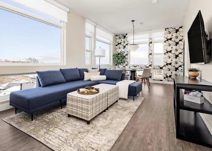 Top Floor | Amazing Windows | Zuni Lofts