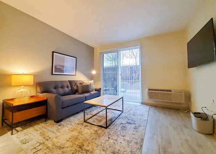Landing Modern Apartment With Amazing Amenities
