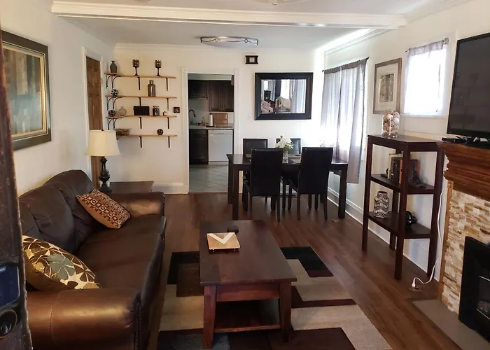 Beautiful 1922 Condo