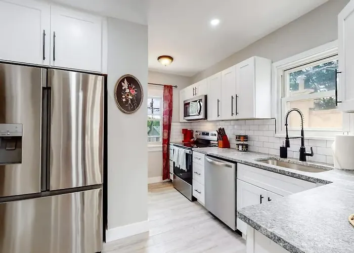 Groovy Apartment In The Heart Of The City