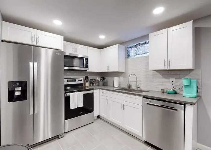 Bright Basement Unit With Large Yard And Sunroom