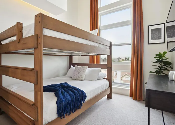 2880: Skyline Penthouse At Espadin