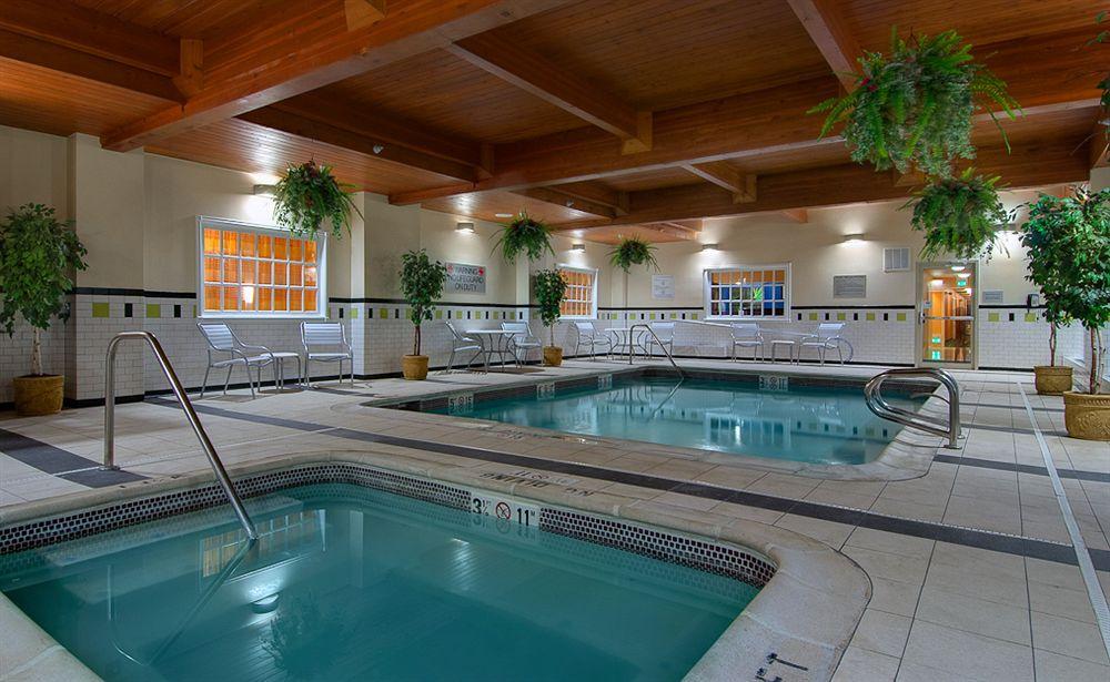 Hotel Fairfield & Airport 3*