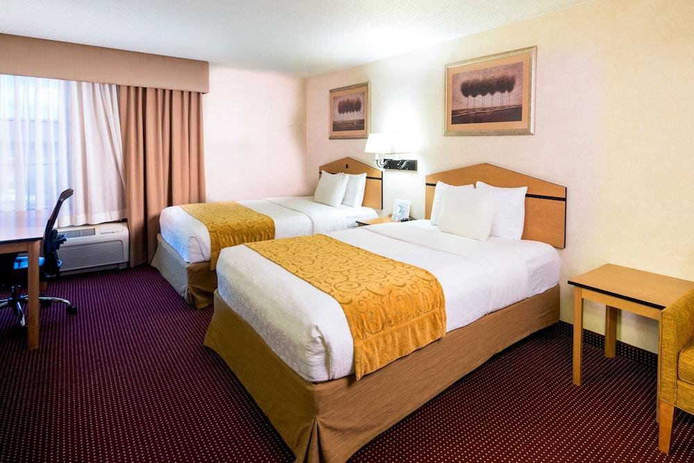 Americinn & International Airport