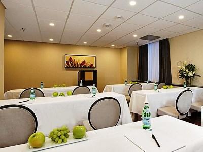 Express Downtown By Ihg Hotel