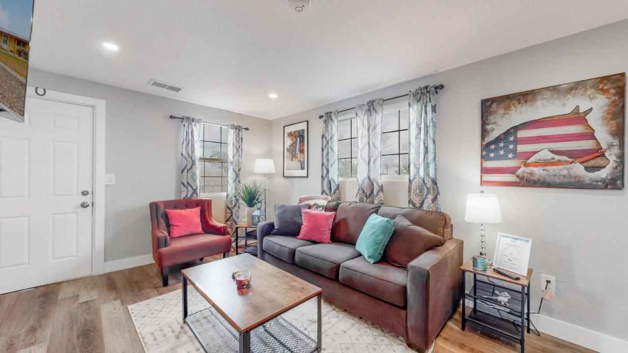 Remodeled Bunkhouse In Holiday home Denver