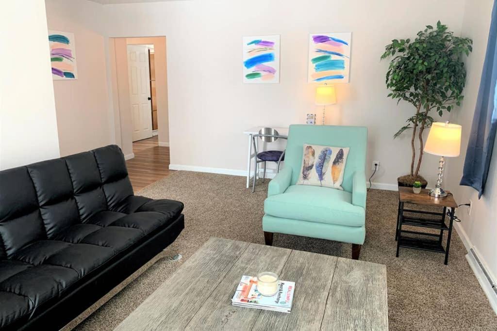 Apartment 2 King Beds In Cool Upper Unit In