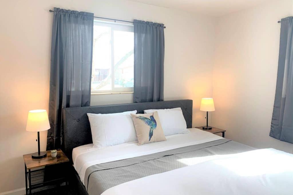 2 King Beds In Cool Upper Unit In Apartment