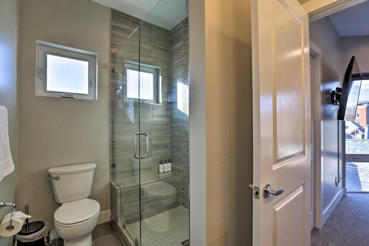 Townhome With Rooftop Deck Walk To Mile High * Denver