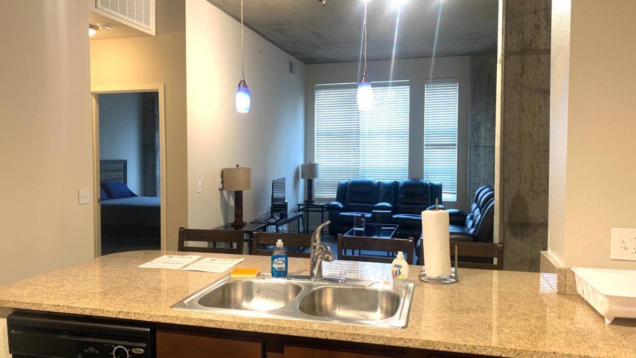Apartment Ballpark 30 Day Stays *