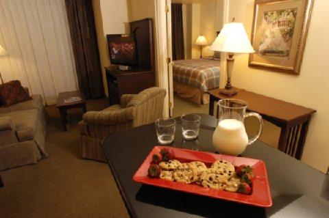 Hotel Staybridge International Airport By Ihg
