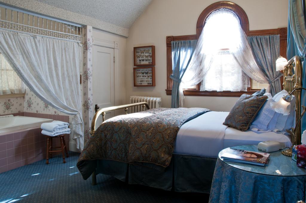Castle Marne Bed & Breakfast
