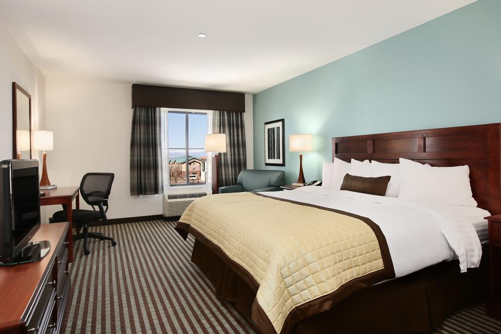 Baymont By Wyndham International Airport 3*
