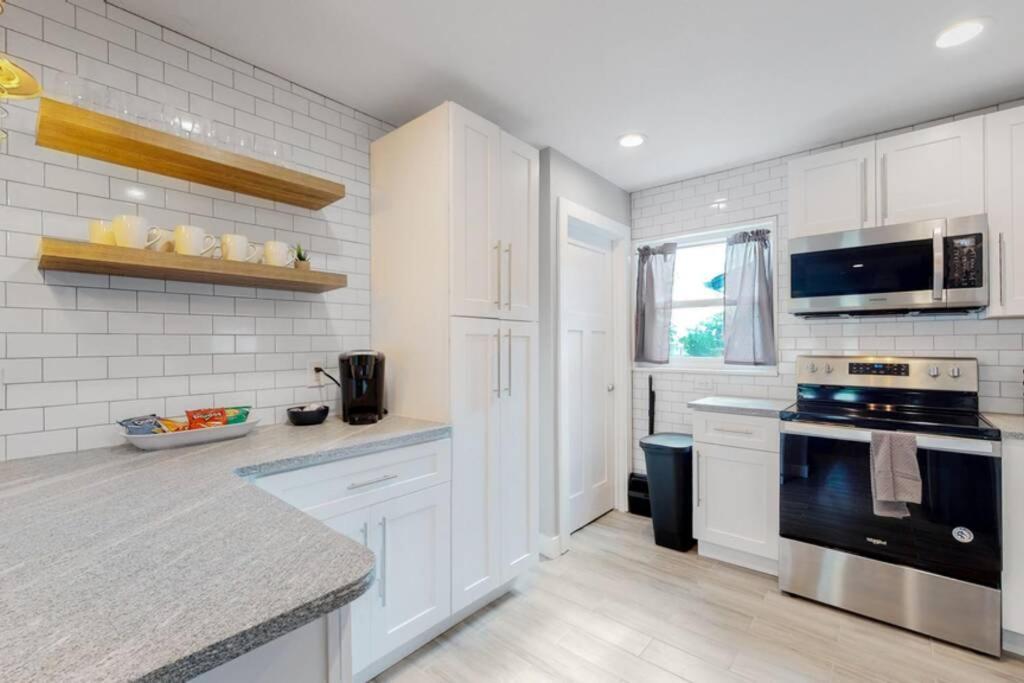 Holiday home Remodeled Upper Unit With 2 King Beds