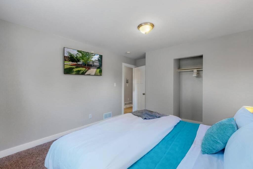 Remodeled Upper Unit With 2 King Beds
