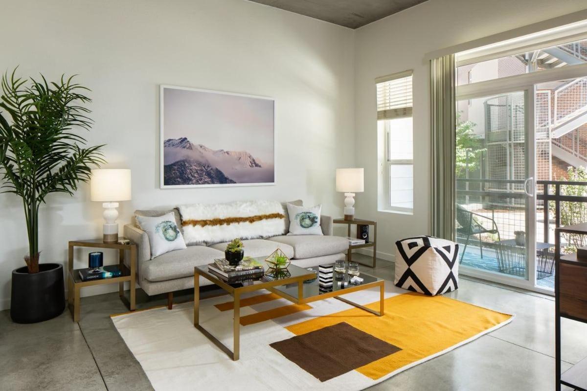 Ballpark 30 Day Stays Apartment