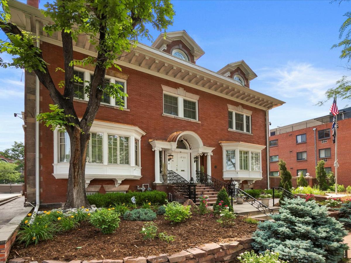 The Starkey Mansion, One Block From Colorado State Capitol Holiday home *