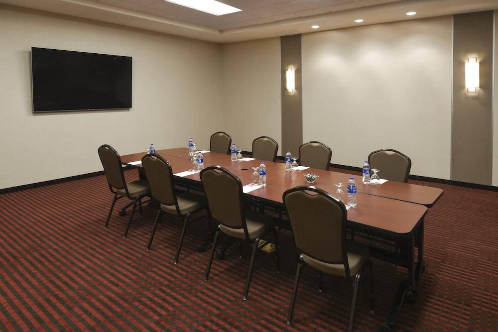 Hyatt House Denver/downtown 3*