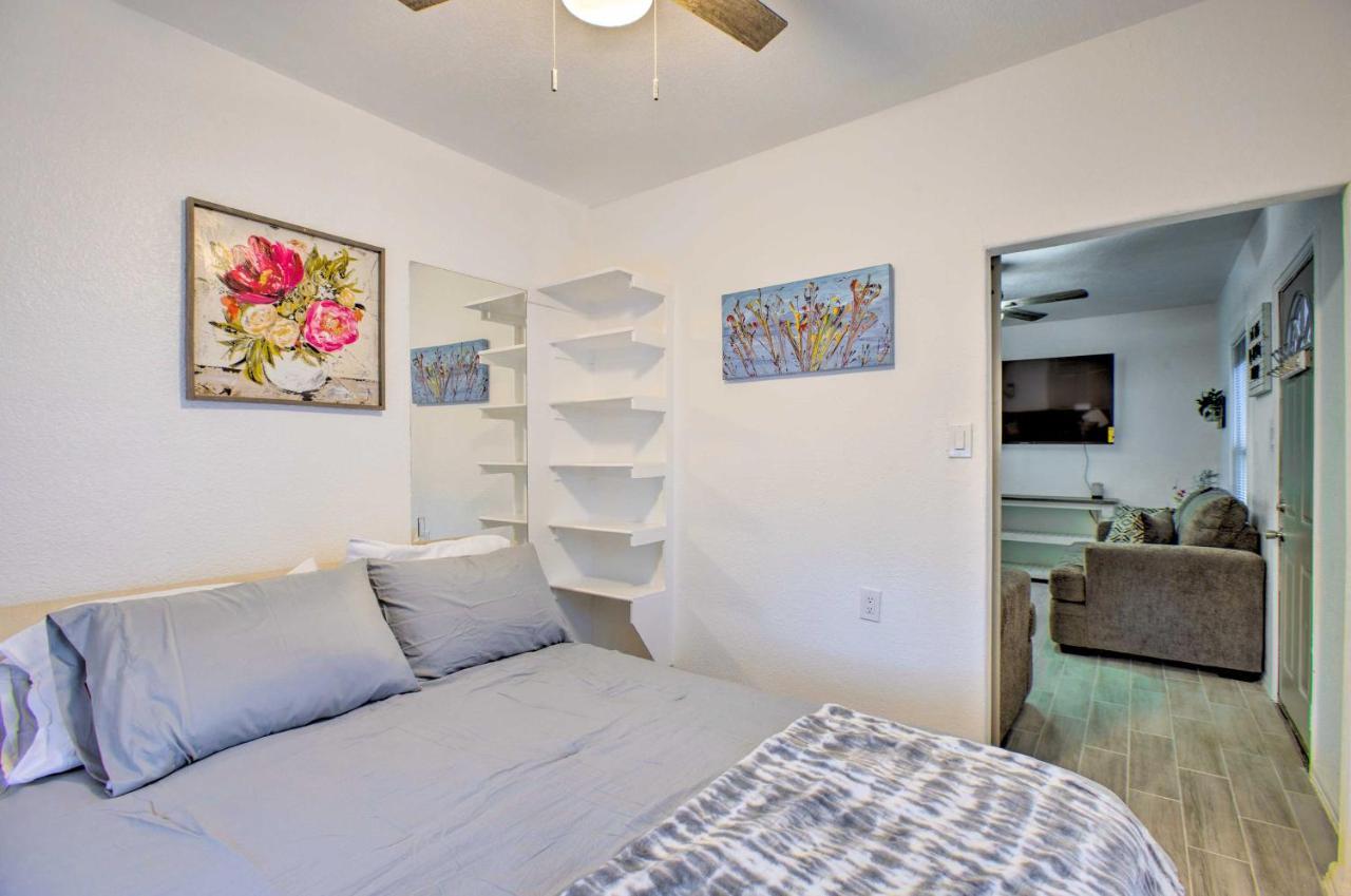 Convenient Retreat About 4 Mi To Downtown! Holiday home