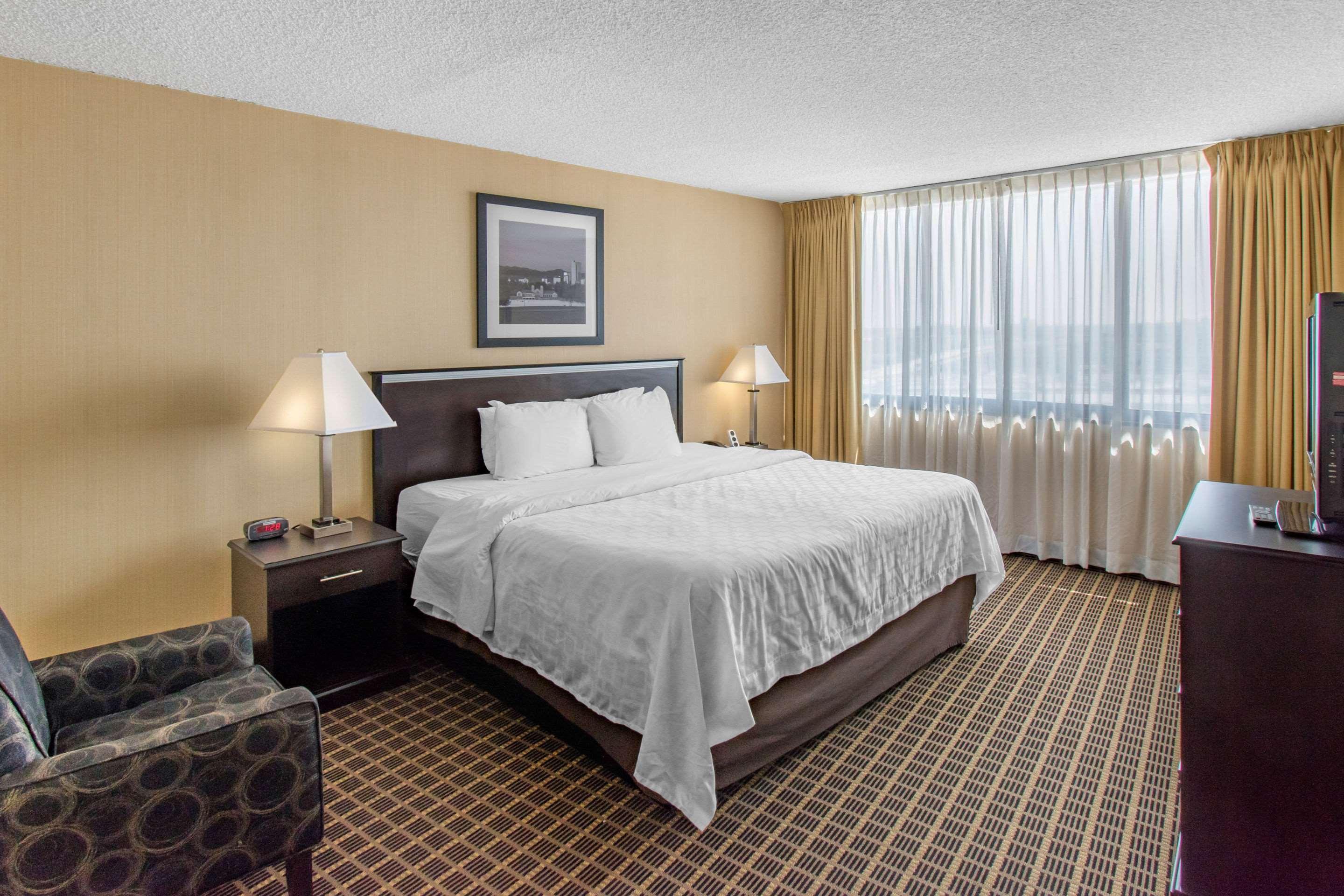 Clarion Hotel 3*