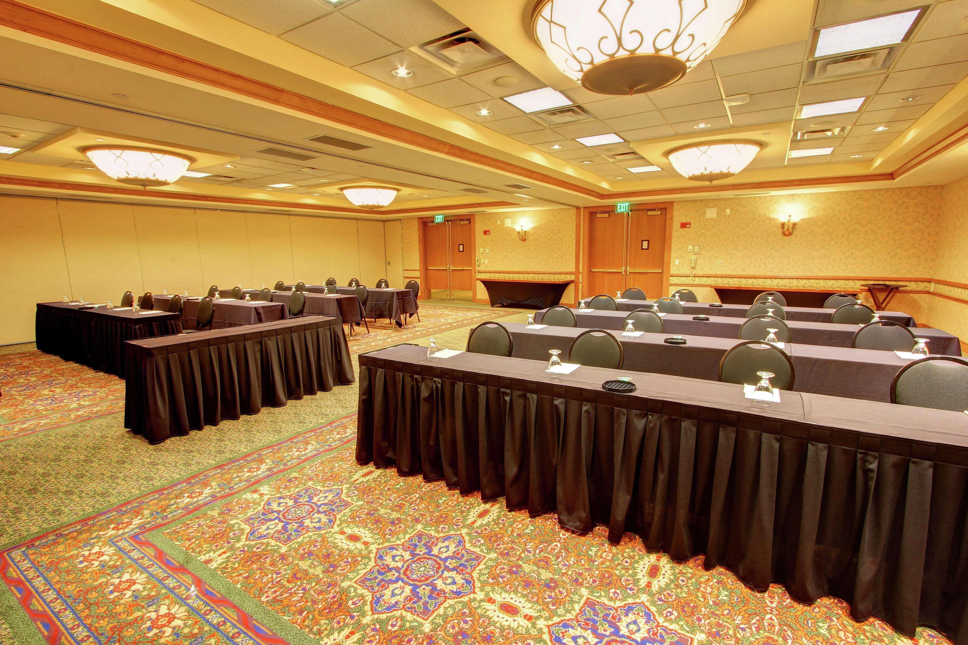 Hotel Doubletree By Hilton Park Denver