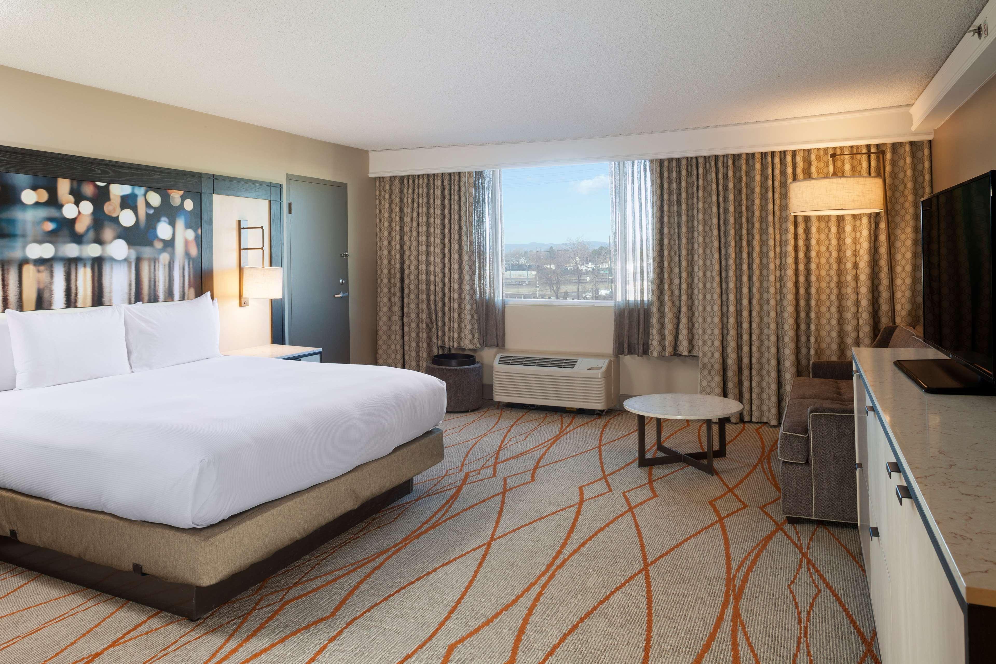 Hotel Doubletree By Hilton Park Denver