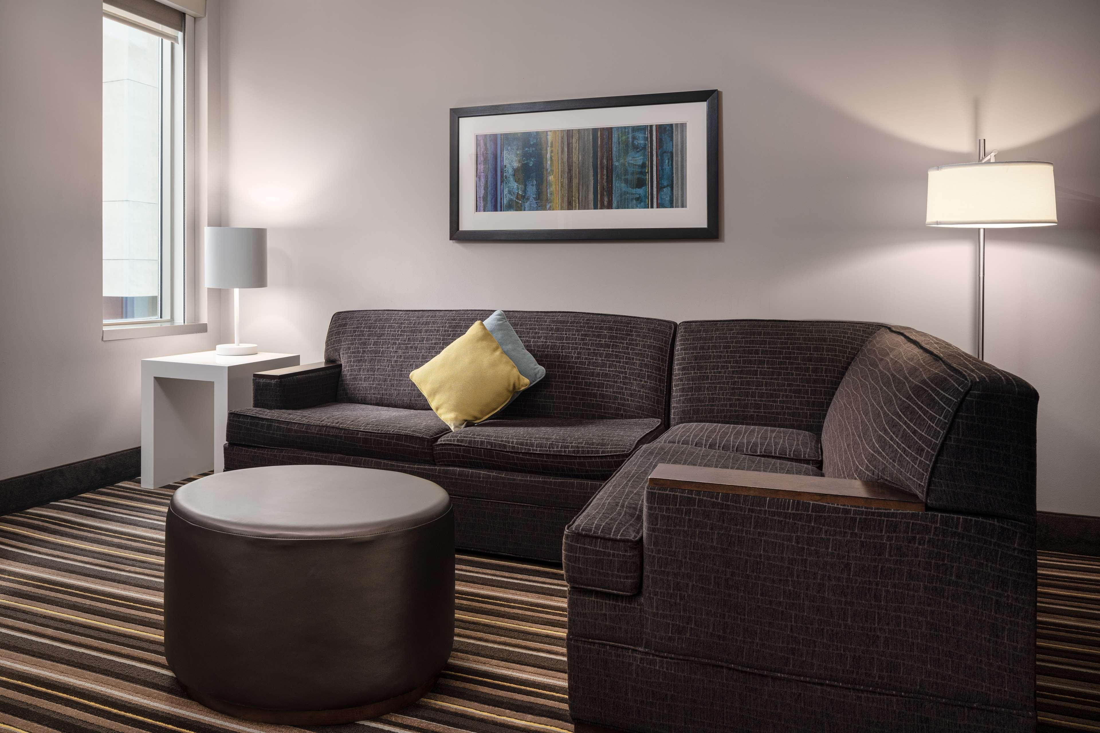 Hotel Hampton & Downtown Convention Center 3*
