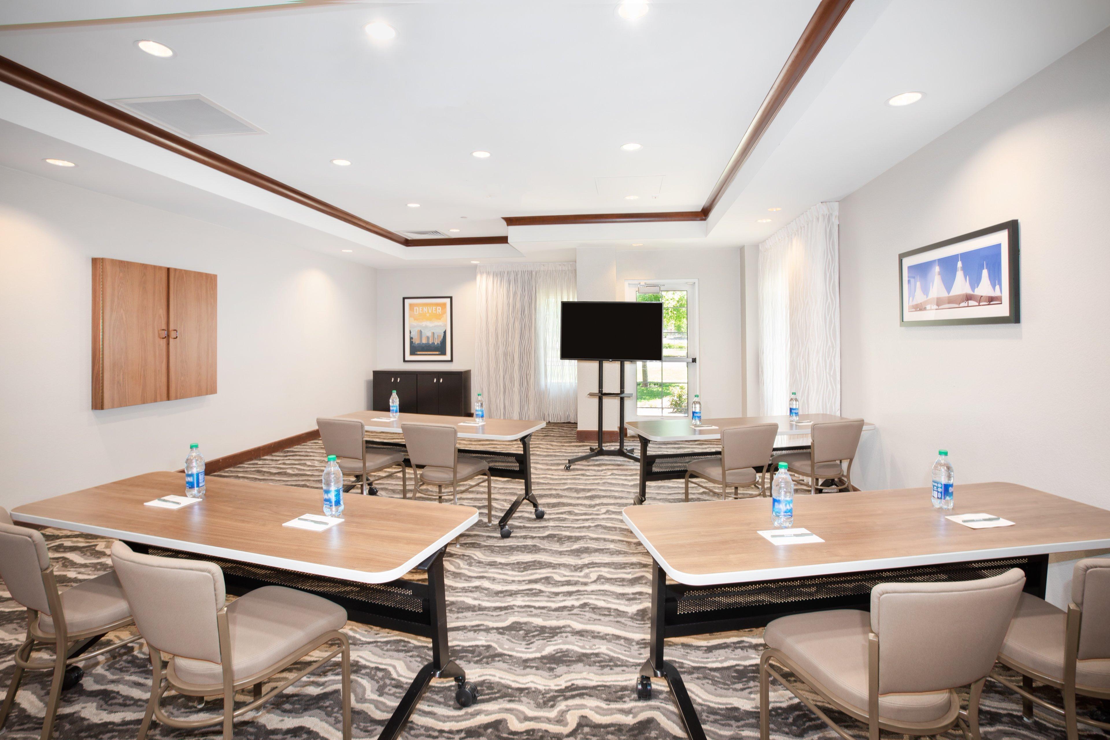 Staybridge International Airport By Ihg Hotel Denver