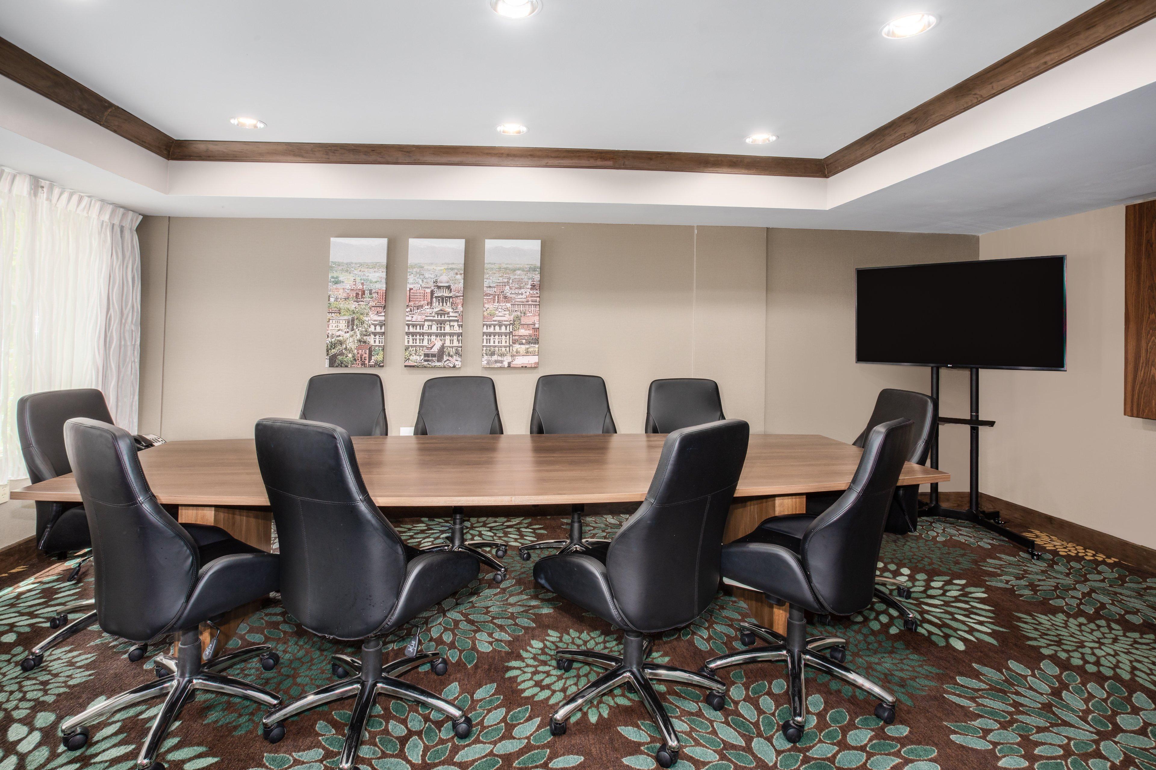 Hotel Staybridge International Airport By Ihg 3*