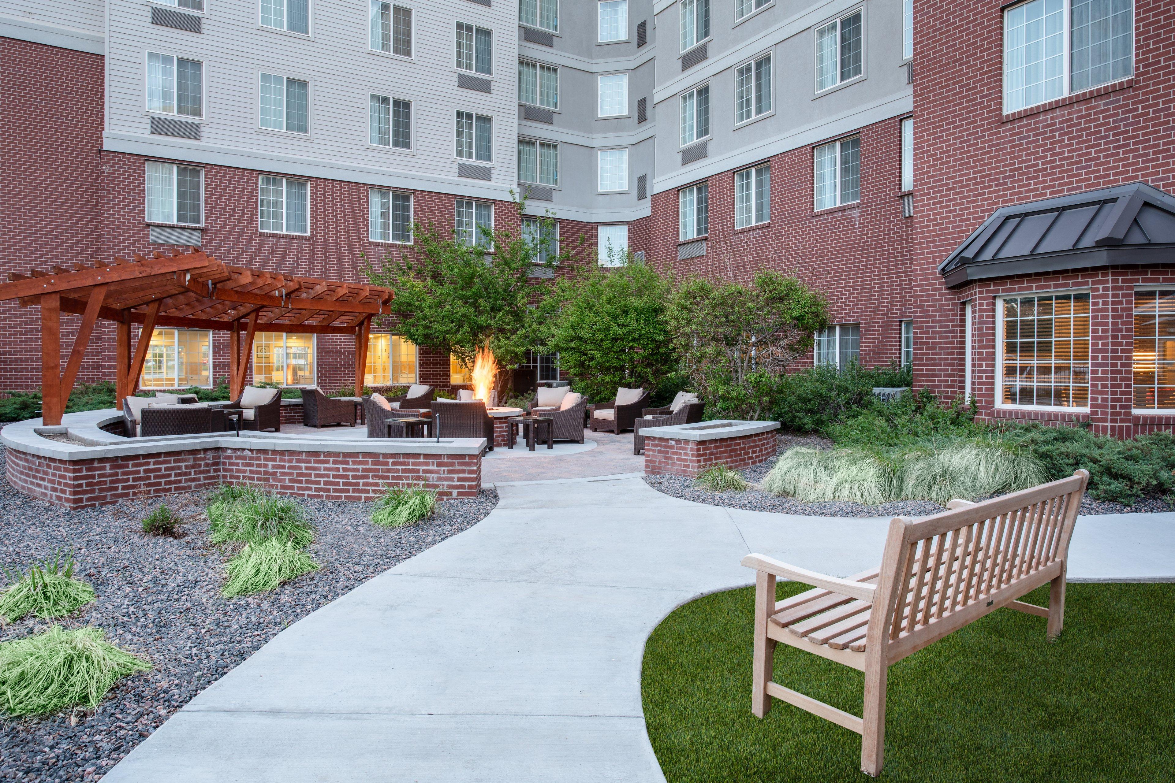 Staybridge International Airport By Ihg Hotel 3*