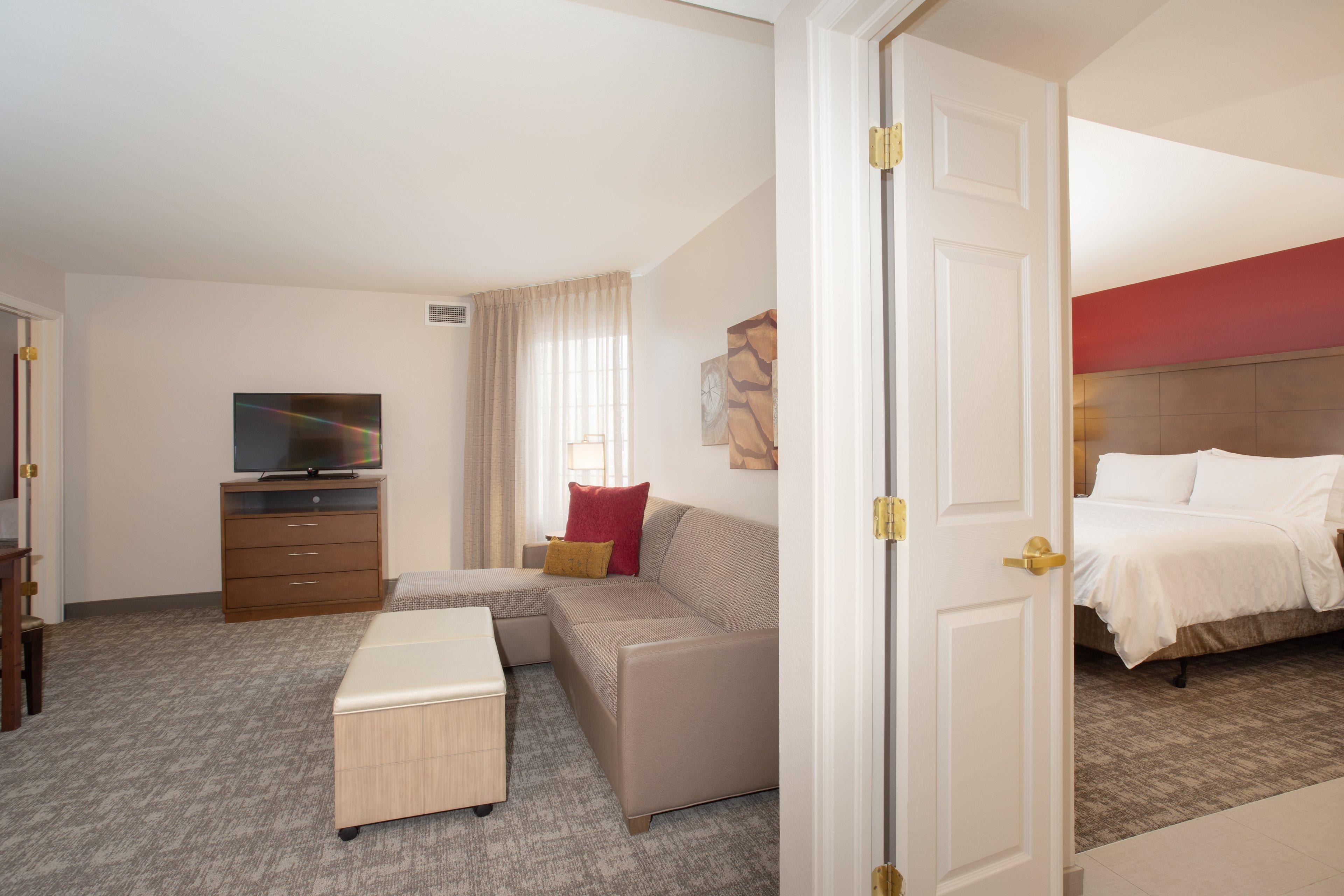 Staybridge International Airport By Ihg Hotel 3*