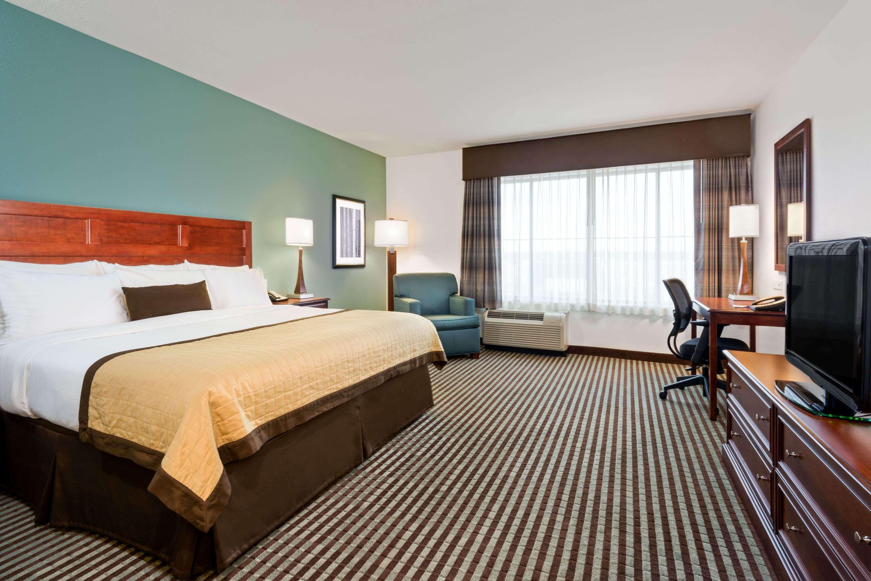 Hotel Baymont By Wyndham International Airport Denver