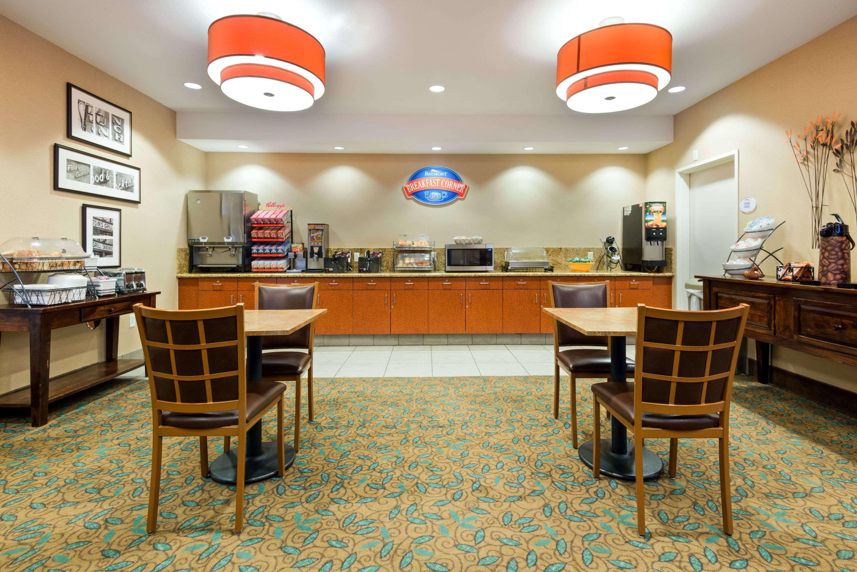 Baymont By Wyndham International Airport 3*