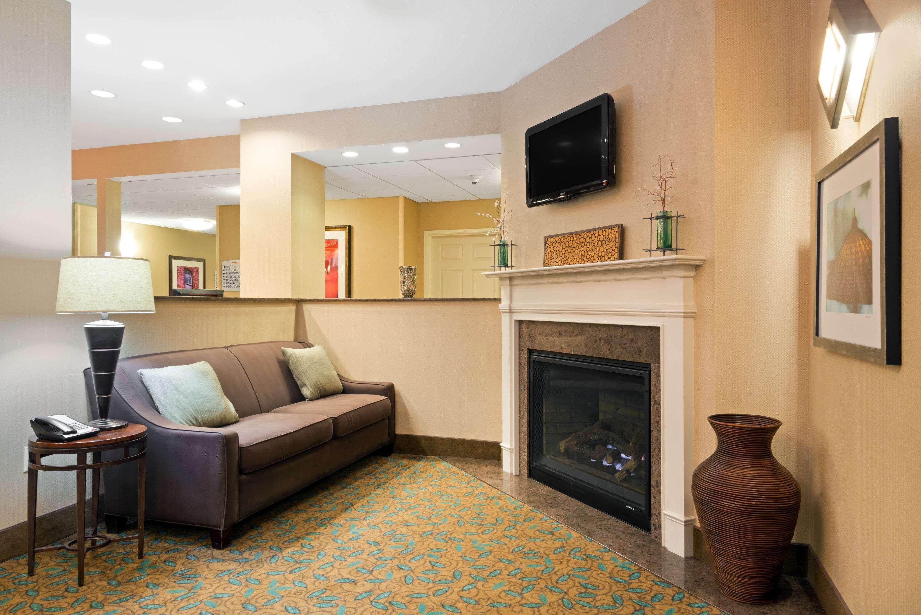 Hotel Baymont By Wyndham International Airport