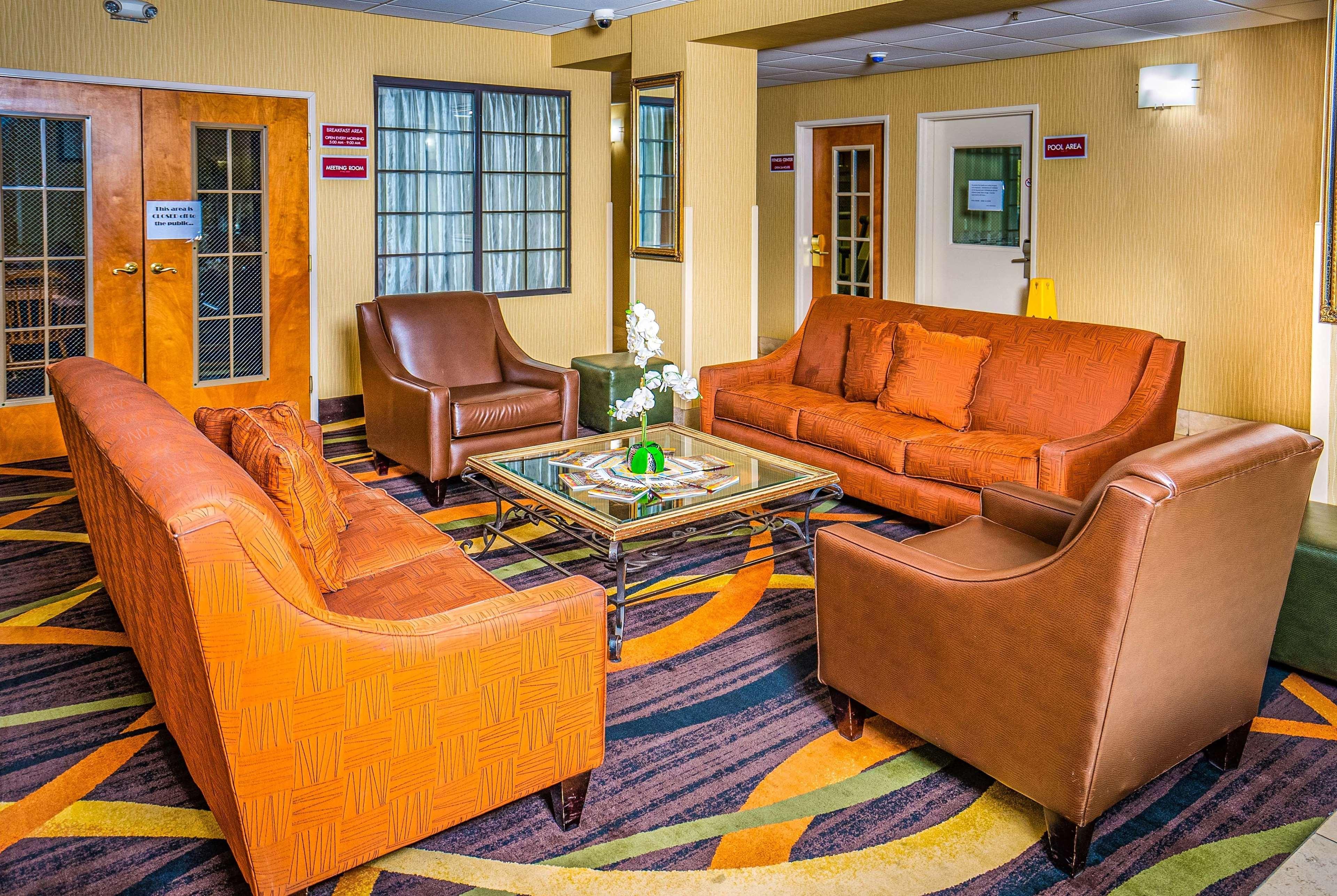 Americinn & International Airport Denver