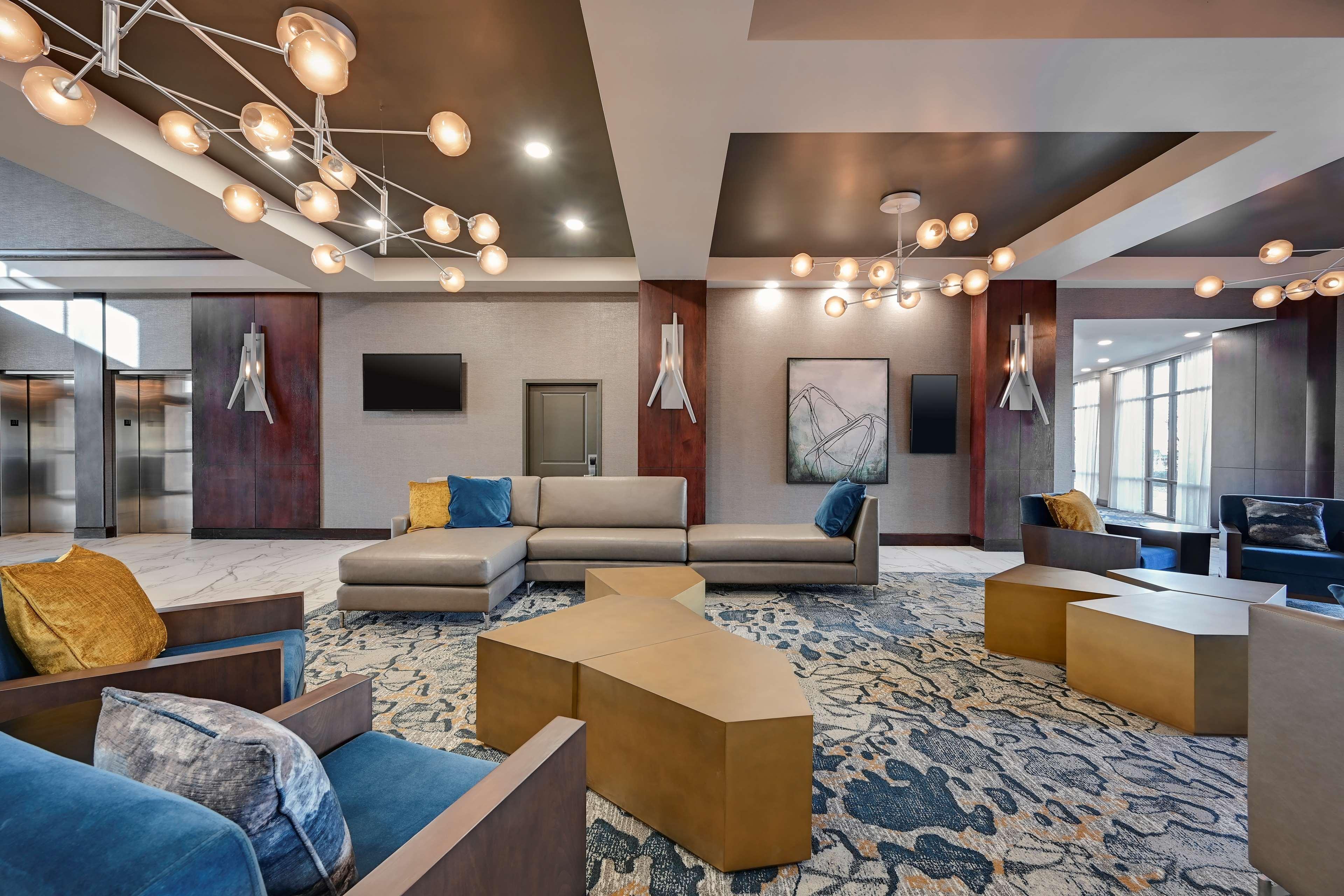 Doubletree By Hilton International Airport, Co 4*