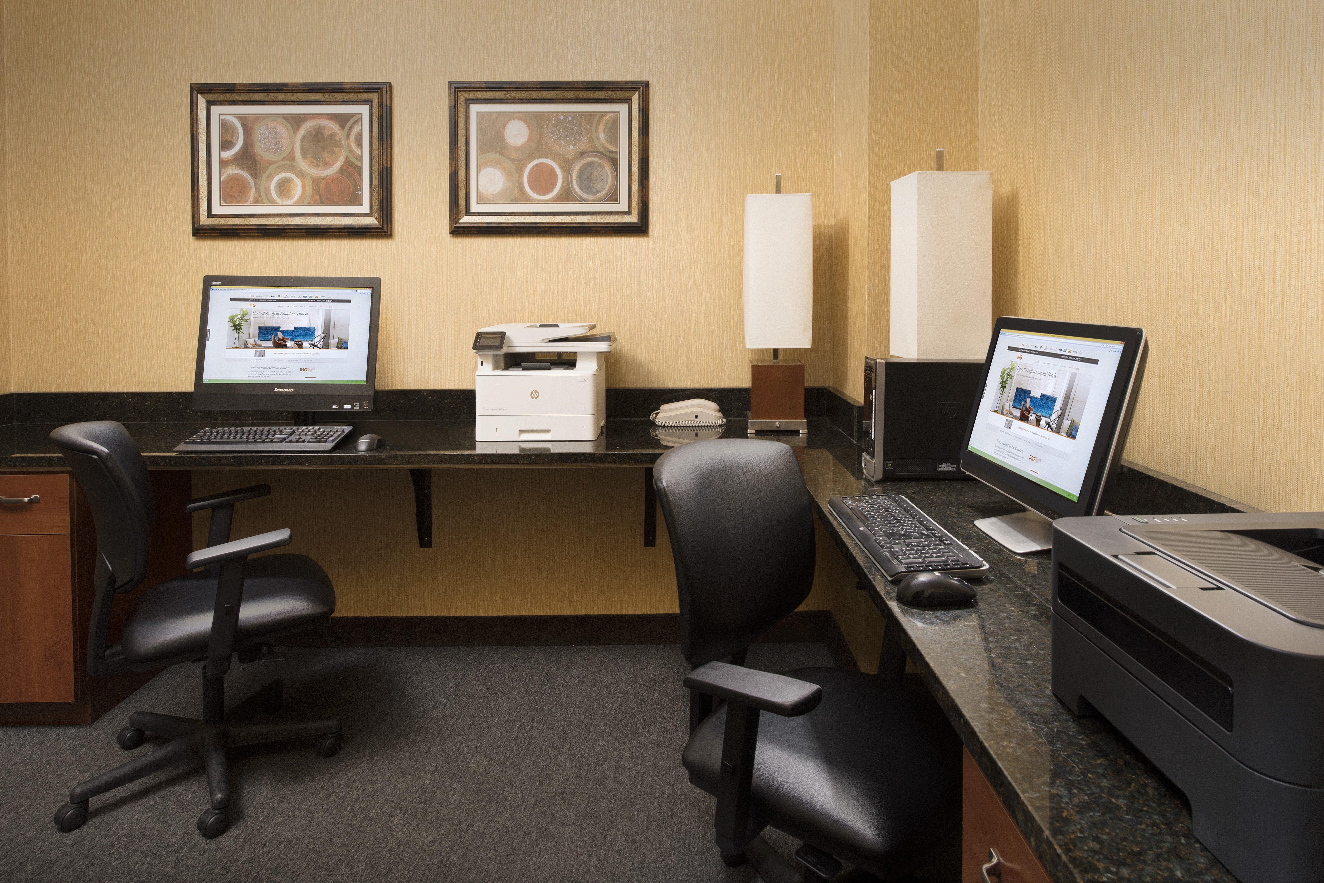 Doubletree By Hilton International Airport, Co 4*
