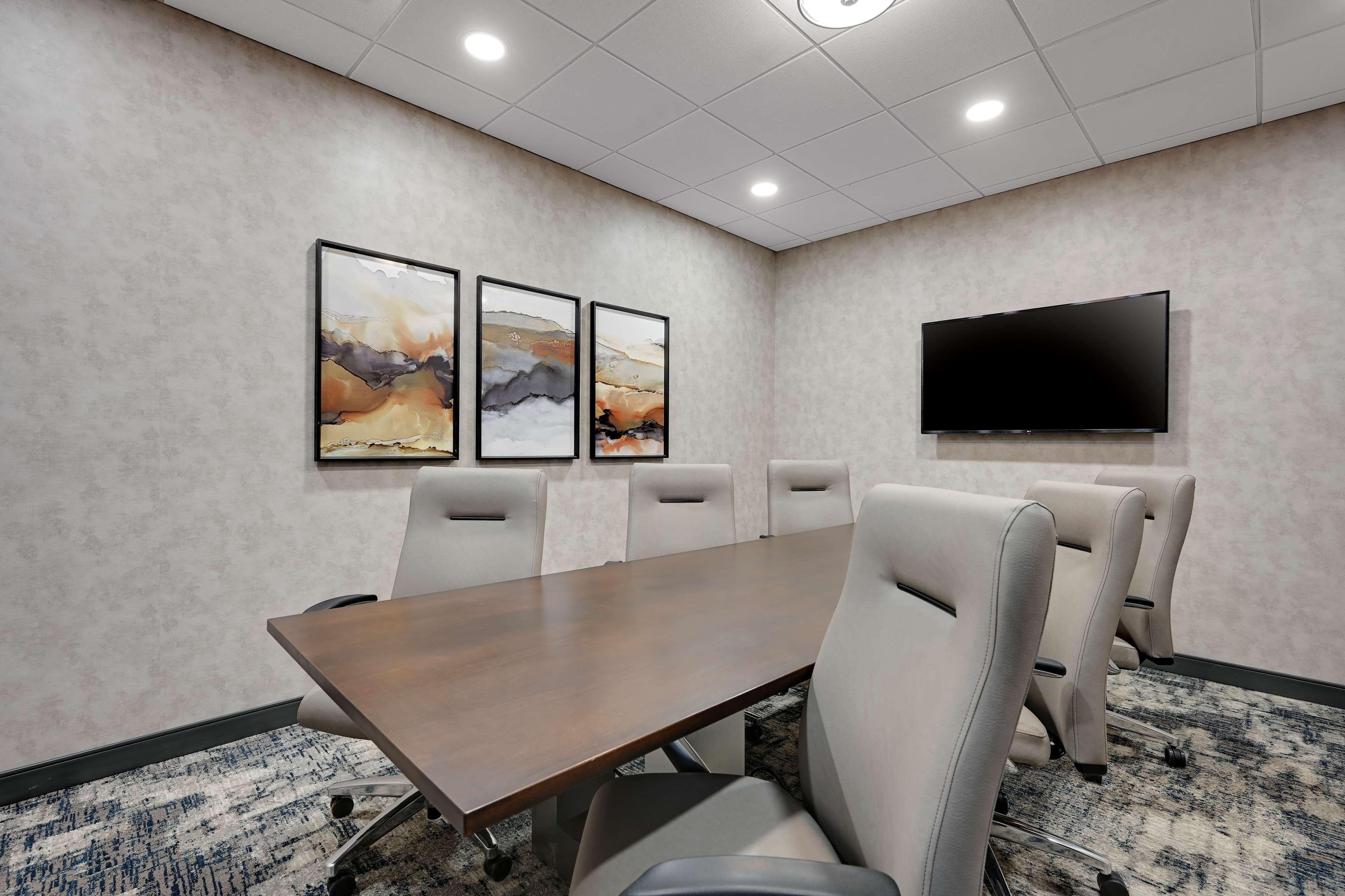 Doubletree By Hilton International Airport, Co Hotel