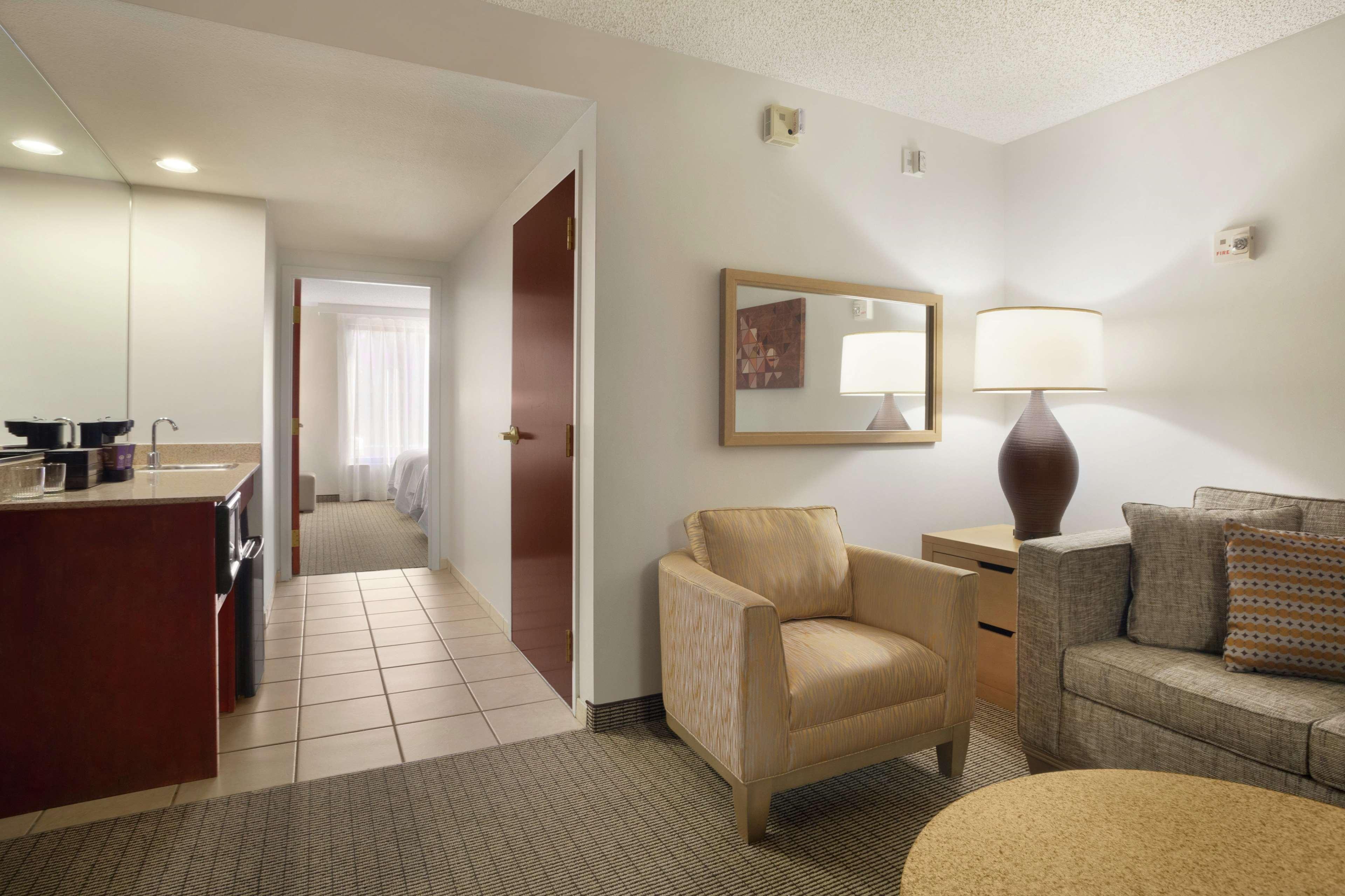 Embassy By Hilton International Airport Hotel Denver