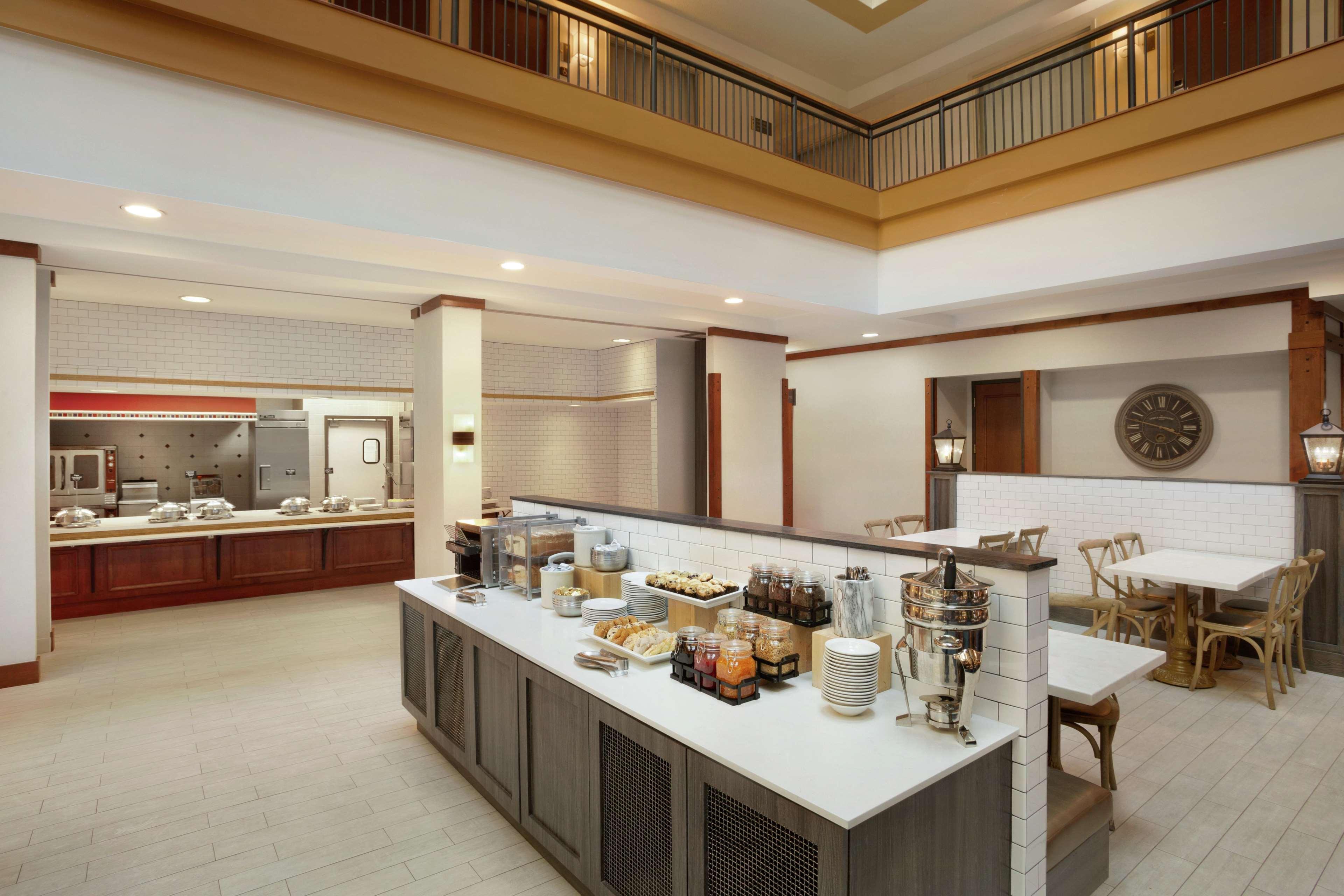 Embassy By Hilton International Airport Hotel 4*