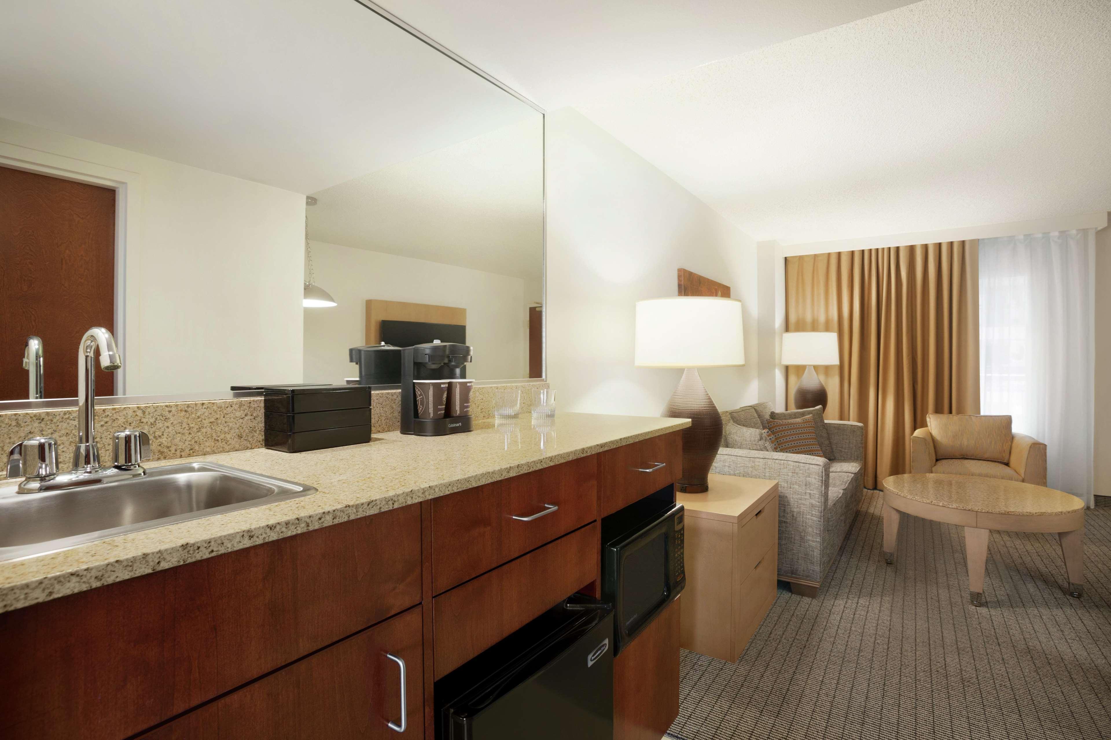 Embassy By Hilton International Airport Hotel 4*