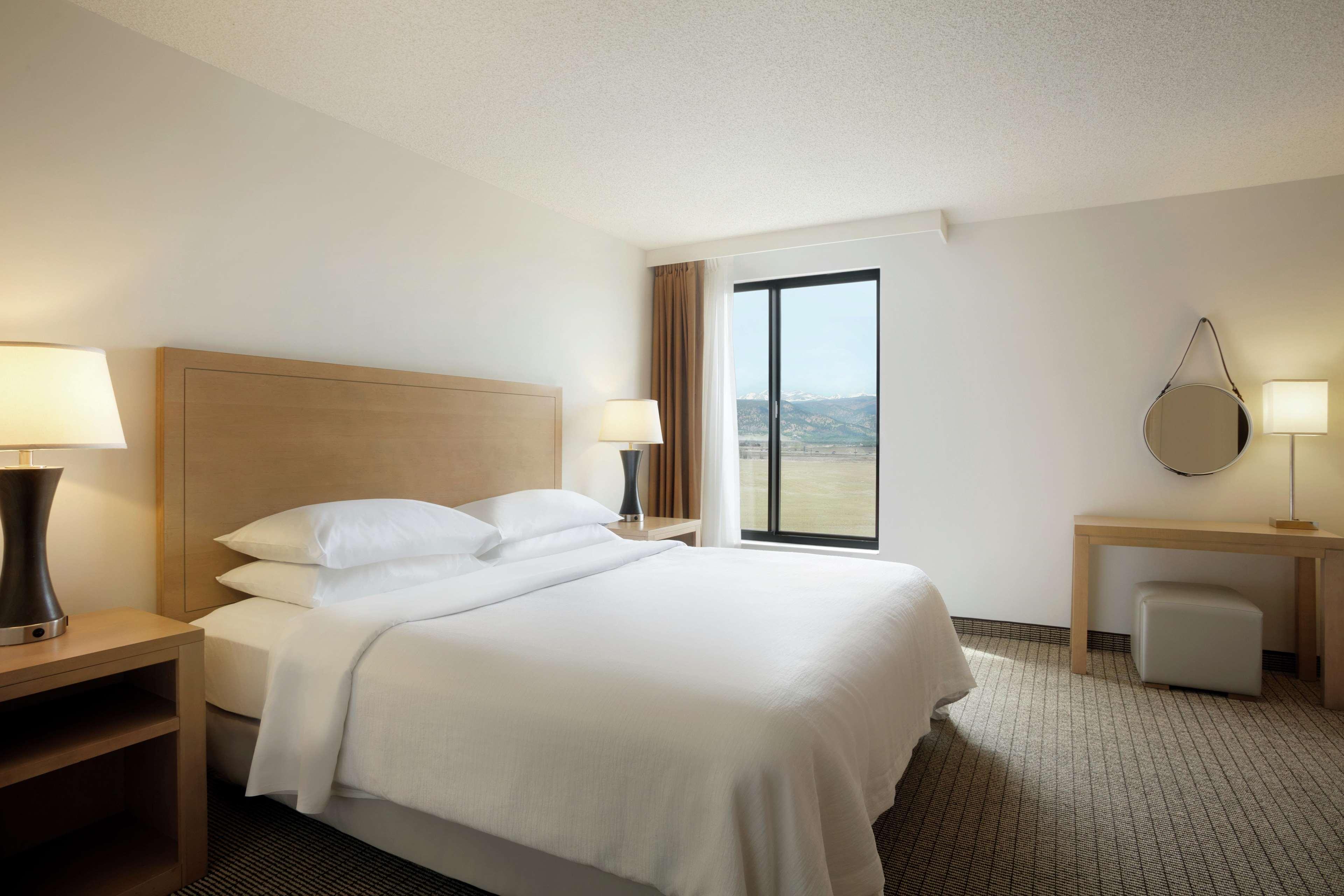 Hotel Embassy By Hilton International Airport Denver