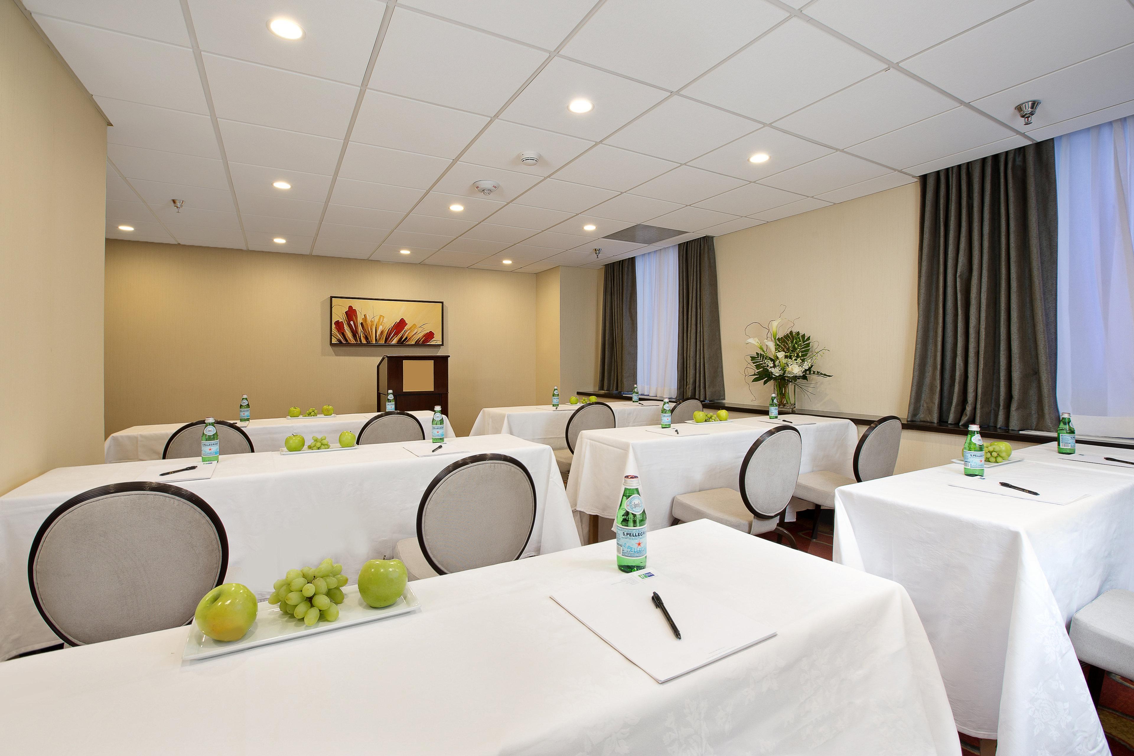 Hotel Express Downtown By Ihg 3*