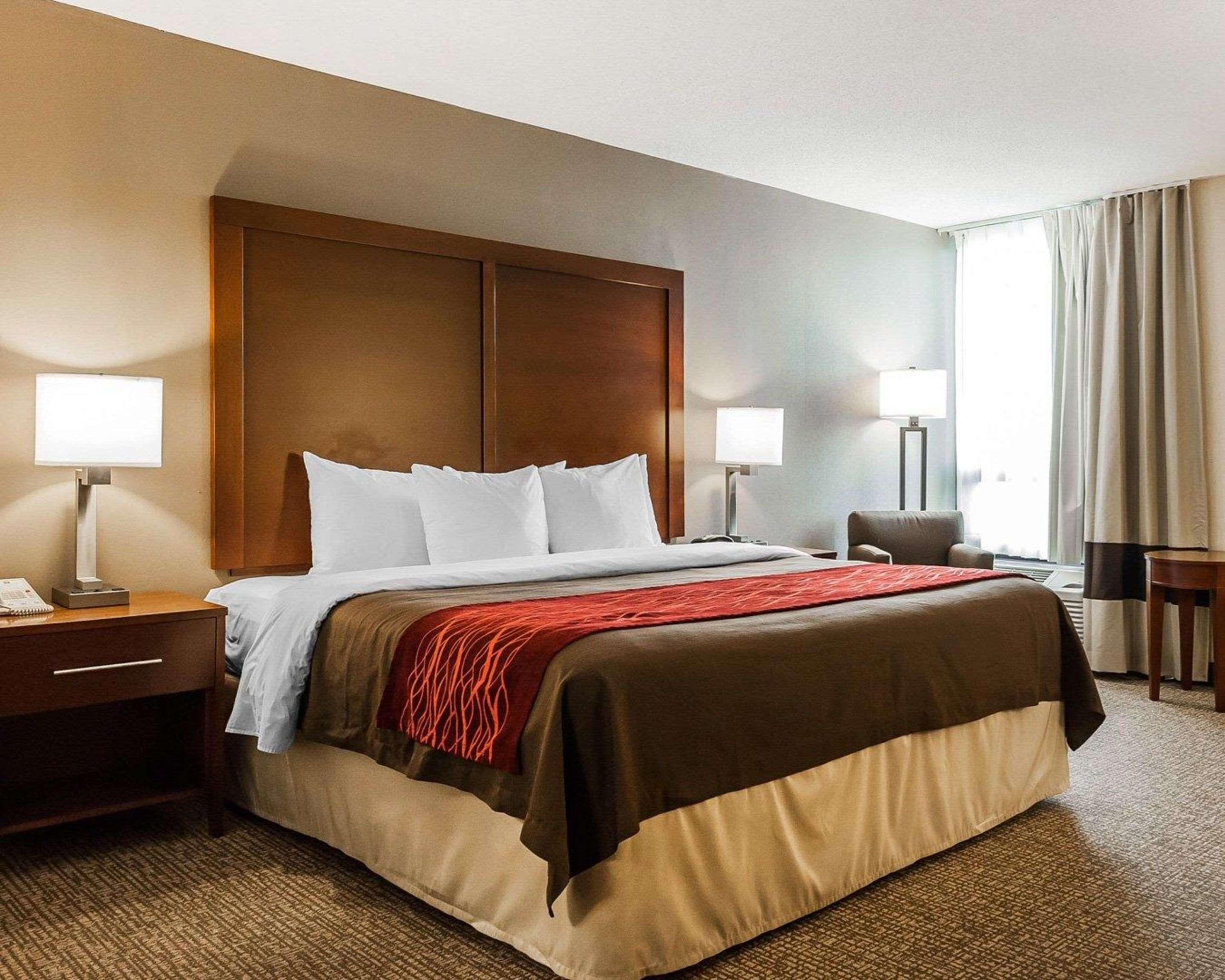 Spark By Hilton East I 70 Hotel 2*
