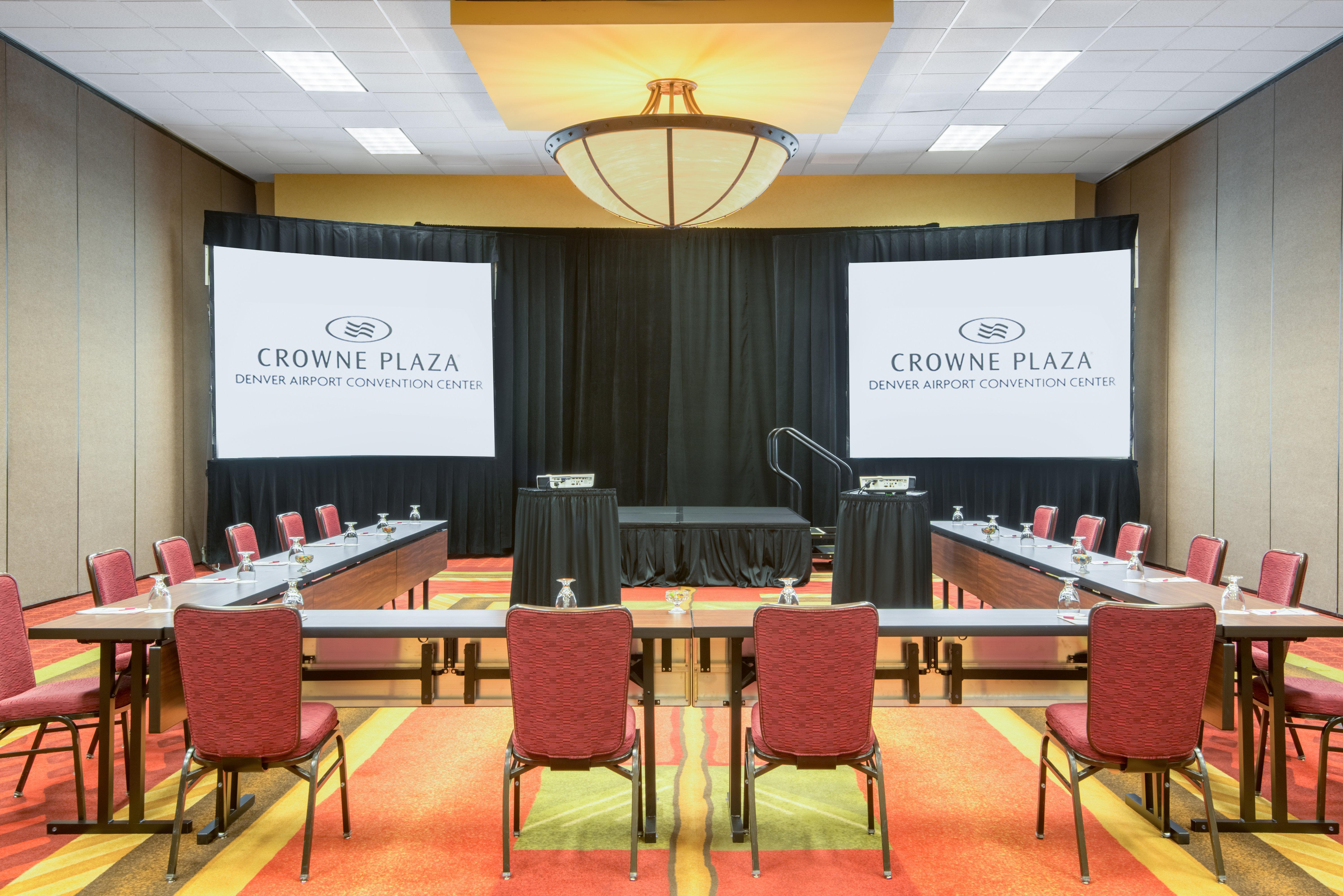 Crowne Plaza International Airport, An Ihg Hotel