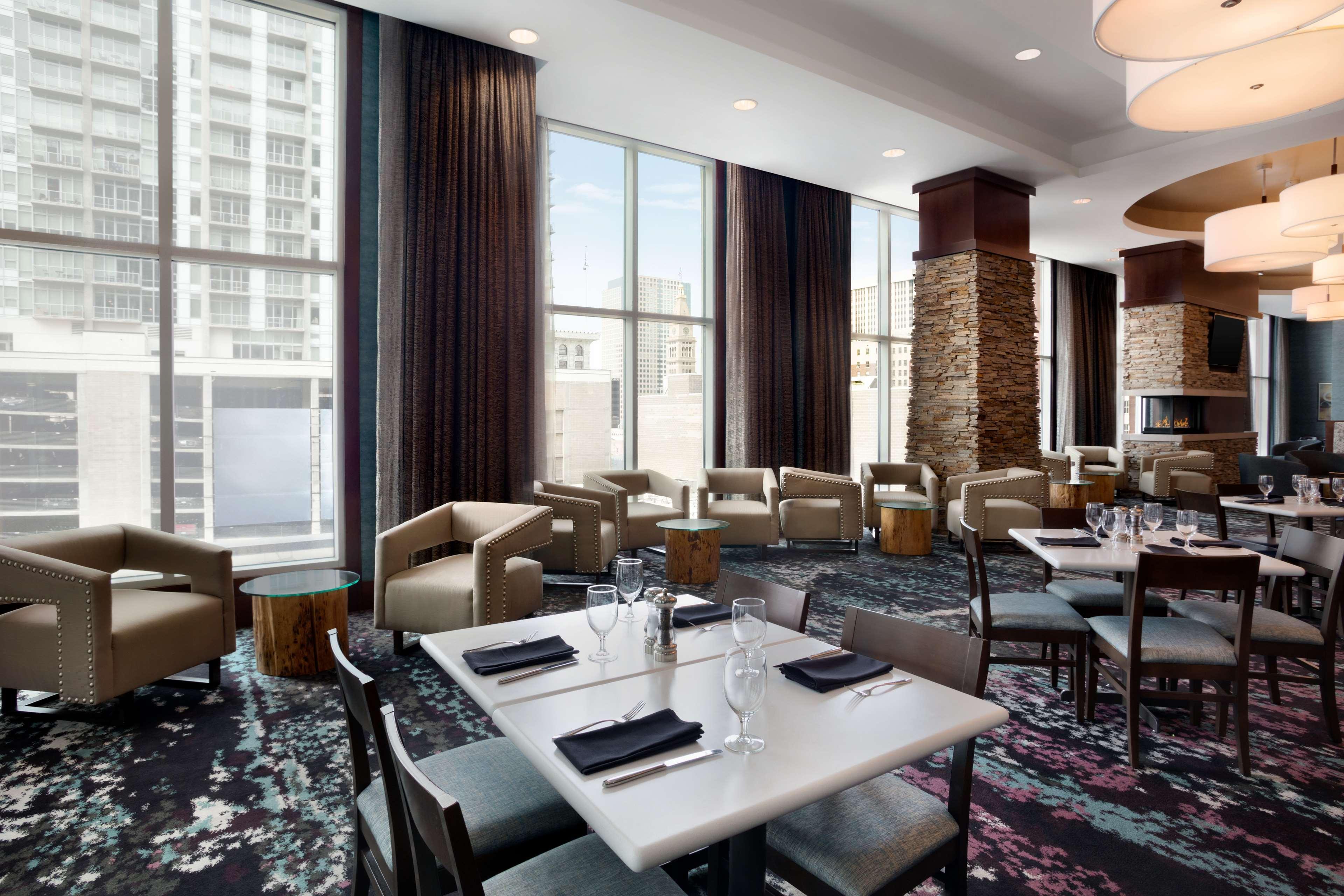 Hotel Embassy By Hilton Downtown Convention Center