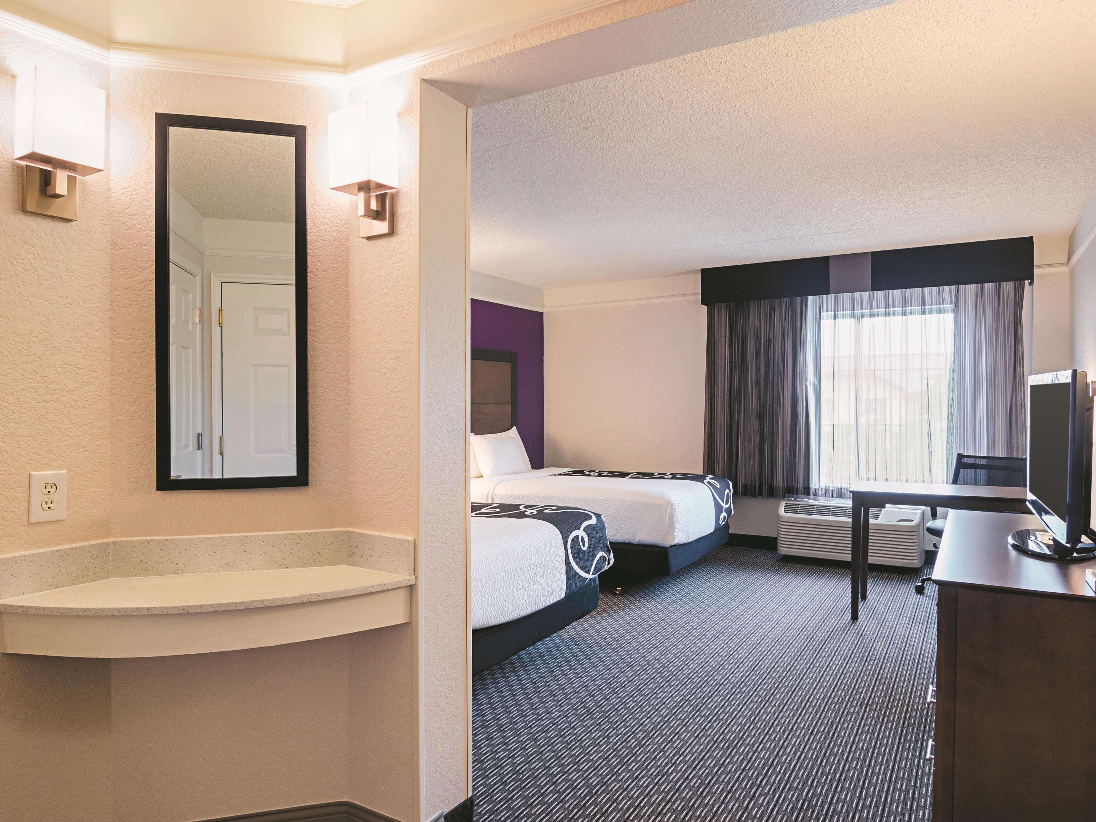 Hotel La Quinta By Wyndham Airport Dia