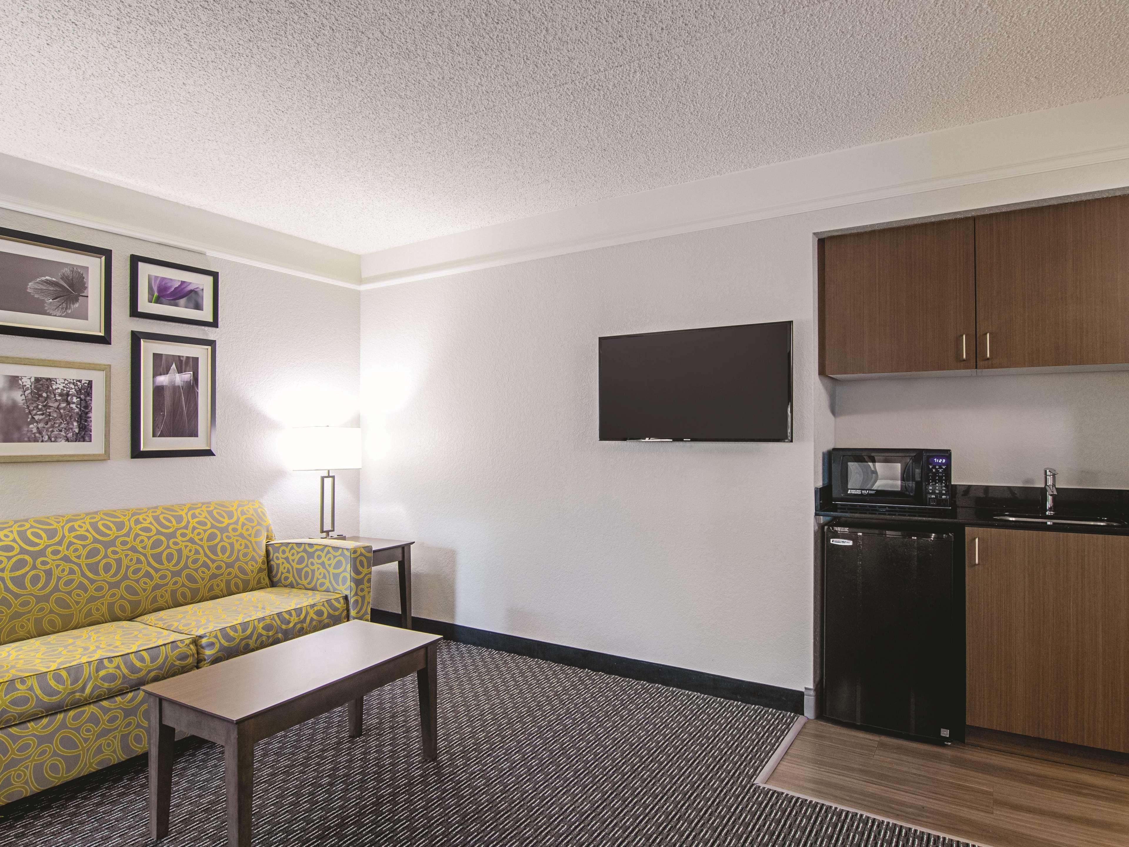 Hotel La Quinta By Wyndham Airport Dia 3*