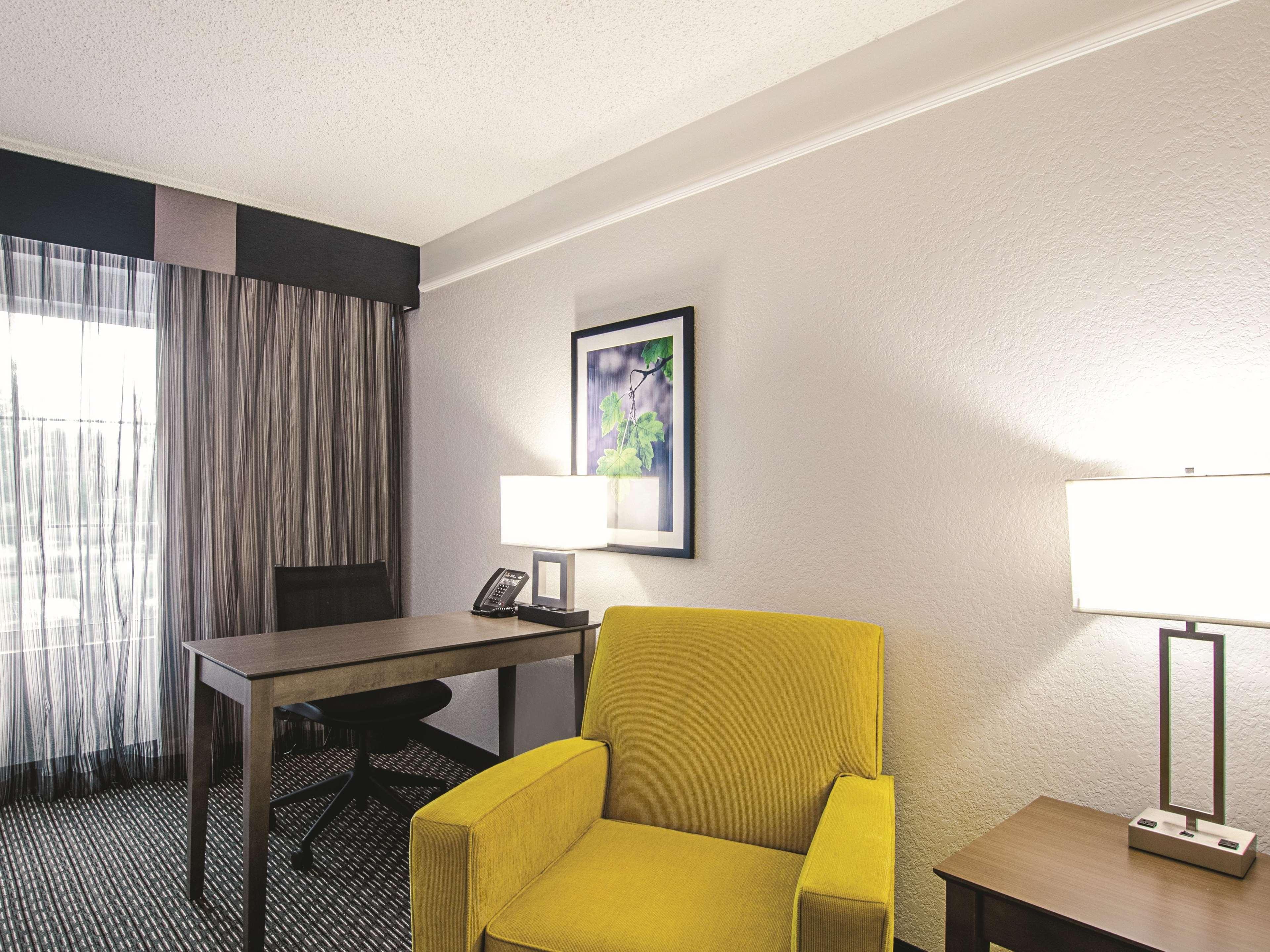 La Quinta By Wyndham Airport Dia Denver
